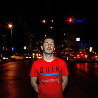 «Σταματήστε, θα τον σκοτώσετε»