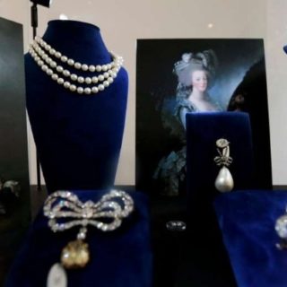 Στο σφυρί τα κοσμήματα της Μαρίας Αντουανέτας