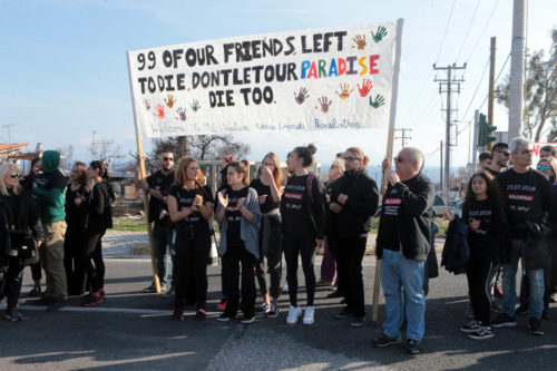 Συμβολική κίνηση των πυρόπληκτων στο Μάτι: «Δίνουμε τον δικό μας Μαραθώνιο»