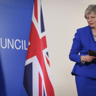 Μέι: Θα δώσω μάχη με όλες μου τις δυνάμεις