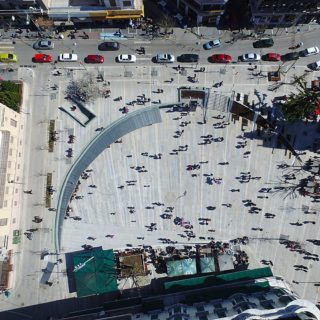 Η Πλατεία Νίκης στην Κοζάνη είναι ένας βραβευμένος δημόσιος χώρος, μια «αγκαλιά» για τους επισκέπτες της