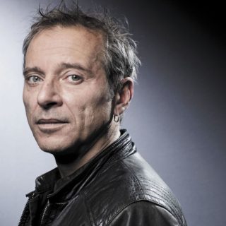 «Ποτέ πια μόνος»: Ένα συναρπαστικό νουάρ του Καρίλ Φερέ με σκηνικό την Ελλάδα της κρίσης