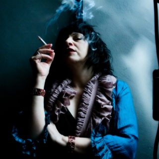 10 φορές που η Lydia Lunch διασκεύασε ό,τι αγαπά (κι ό,τι μισεί)