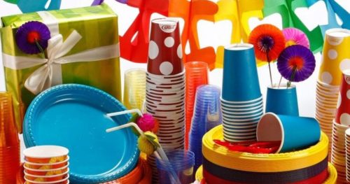 Οι Βρυξέλλες κατέληξαν σε συμφωνία για την απαγόρευση των πλαστικών προϊόντων μιας χρήσης