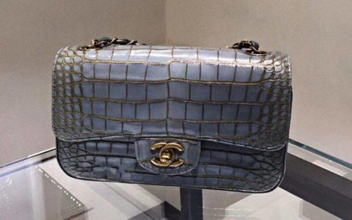 Ο οίκος Chanel «αποκηρύσσει» τα εξωτικά δέρματα