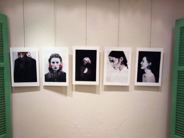 Τα κοσμήματα της Ναταλίας Ντέφα έχουν κάτι από Τζάκσον Πόλοκ