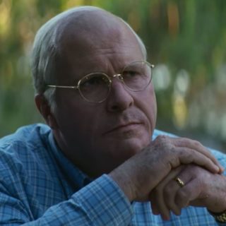 Φτάνει μια ακόμα εντυπωσιακή μεταμόρφωση του Κρίστιαν Μπέιλ για να γίνει το “Vice: Ο Δεύτερος στην Ιεραρχία” εύστοχη πολιτική βιογραφία;