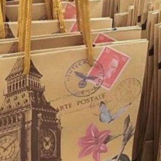 Μετά από αντιδράσεις τα Jumbo αποσύρουν σακούλες στις οποίες απεικονίζονταν ο Χίτλερ και η σβάστικα