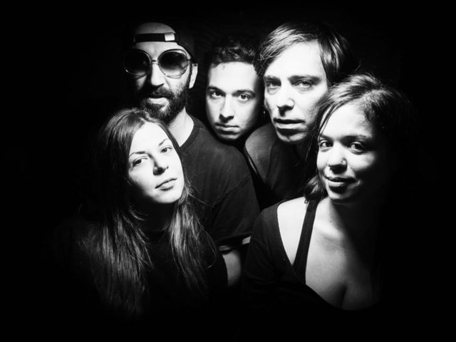 Για εναλλακτικό ελληνόφωνο ροκ πατήστε play στους Σούπερ Στέρεο