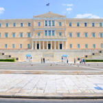 Κατατέθηκε στη Βουλή το νομοσχέδιο για τη μη περικοπή των συντάξεων