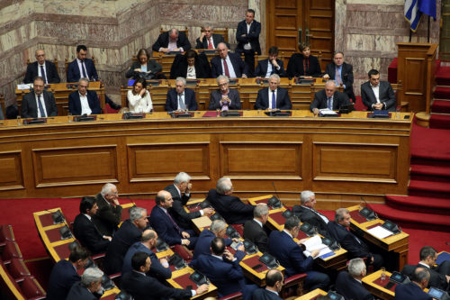 Τα μεσάνυχτα η ψηφοφορία για την ψήφο εμπιστοσύνης στην κυβέρνηση