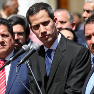 Βενεζουέλα: Τηλεφωνικές συζητήσεις Γκουαϊδό – Τραμπ