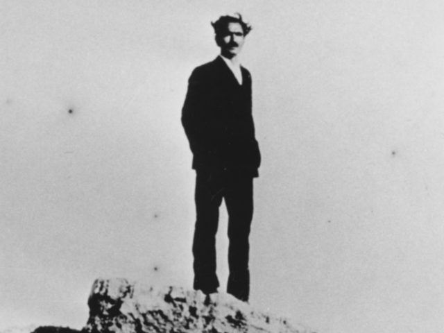 Όταν ο Νίκος Καζαντζάκης έγραφε πώς «γλυτόσαμε από το Nobel για εφέτο»