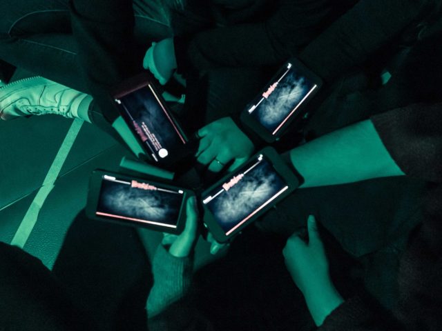 Το “Bubble Jam” είναι ένα διαδικτυακό πείραμα με τον εαυτό μας και μία ιστορία για την ψηφιακή εποχή