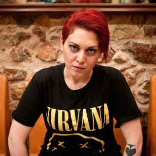 [τα ρούχα μου μυρίζουν γάλα], της Στέργιας Κάββαλου