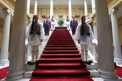 Νεκρός Εύζωνας της Προεδρικής φρουράς