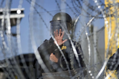 Οι ΗΠΑ ενισχύουν τις στρατιωτικές δυνάμεις τους στα σύνορα με το Μεξικό