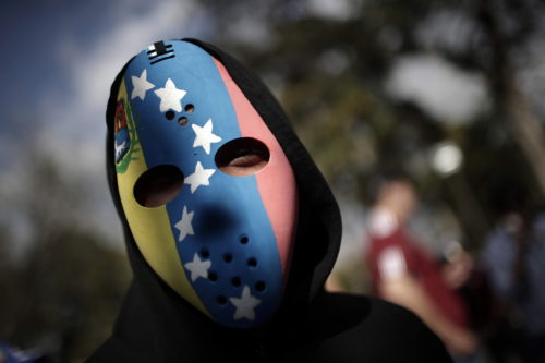 Η ΕΕ προειδοποιεί εναντίον της στρατιωτικής κλιμάκωσης στη Βενεζουέλα