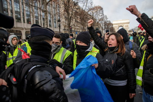 Κίτρινα γιλέκα: Φωτορεπόρτερ καταγγέλλουν σκόπιμη επίθεση της αστυνομίας