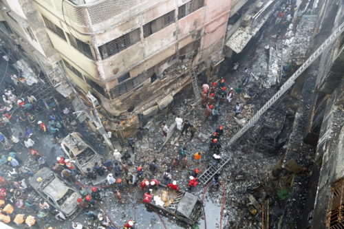 Μπανγκλαντές: Πάνω από 78 νεκροί από πυρκαγιά σε πολυκατοικία