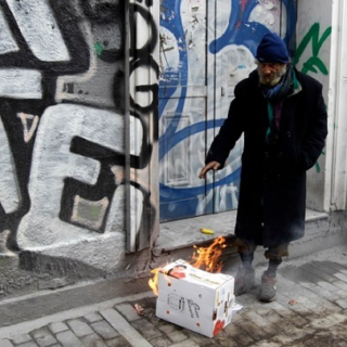 Δύο θερμαινόμενους χώρους ανοίγει ο δήμος Αθηναίων για τους άστεγους