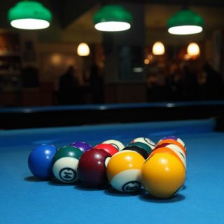 Το Mister100 είναι ένα ζωντανό, παραδοσιακό στέκι για τους φίλους του μπιλιάρδου