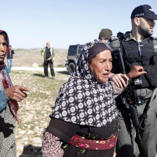 Τα σπίτια δυο παλαιστινιακών οικογενειών κατεδαφίστηκαν στη Δυτική Όχθη