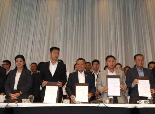 Ταϊλάνδη: Tα κόμματα της αντιπολίτευσης ζητούν από τη χούντα να παραδώσει την εξουσία