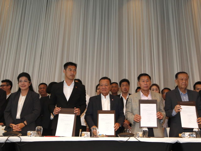 Ταϊλάνδη: Tα κόμματα της αντιπολίτευσης ζητούν από τη χούντα να παραδώσει την εξουσία