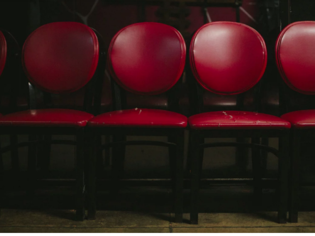 Γιατί Κάποιοι Straight Άνδρες Συμμετέχουν σε Λέσχες Αυνανισμού;