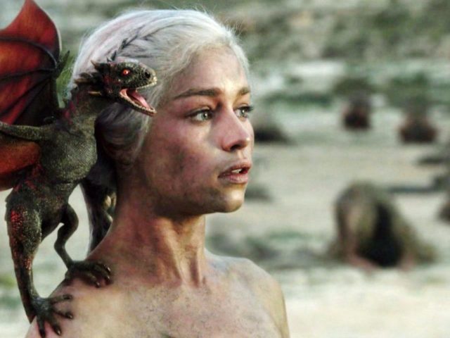 Πώς η «μητέρα των δράκων» έφτασε δύο φορές κοντά στο θάνατο