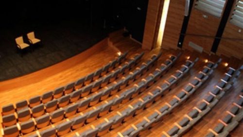 Ακροδεξιοί διέκοψαν την παράσταση «Πυρκαγιές» του ΚΘΒΕ [ΒΙΝΤΕΟ]