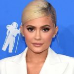 H Κάιλι Τζένερ είναι η νεότερη δισεκατομμυριούχος στον κόσμο