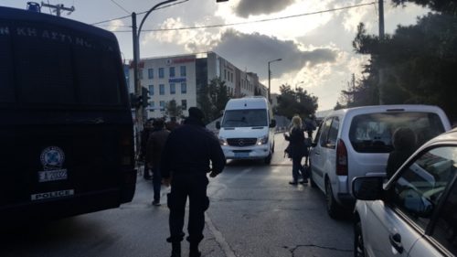 Πέταξαν χειροβομβίδα στο ρωσικό προξενείο στο Χαλάνδρι