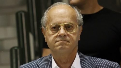 Σε λαϊκό προσκύνημα η σορός του Θανάση Γιαννακόπουλου