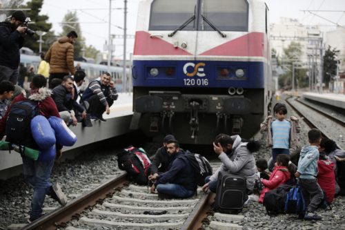 Κατάληψη του σταθμού Λαρίσης από πρόσφυγες