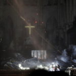 Παναγία των Παρισίων: Οι πρώτες εικόνες από το εσωτερικό του ναού