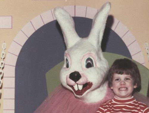 Αυτά τα πασχαλινά κουνέλια κάνουν τον Donnie Darko να φαίνεται ανέκδοτο