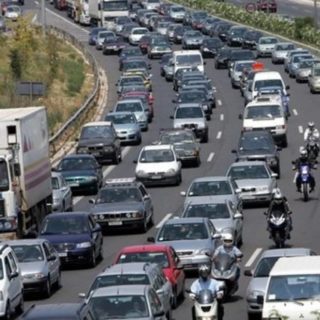 Κορονοϊός: Τι σημαίνει «απαγόρευση κυκλοφορίας» και πόσο πιθανό είναι να την επιβάλλει η κυβέρνηση;