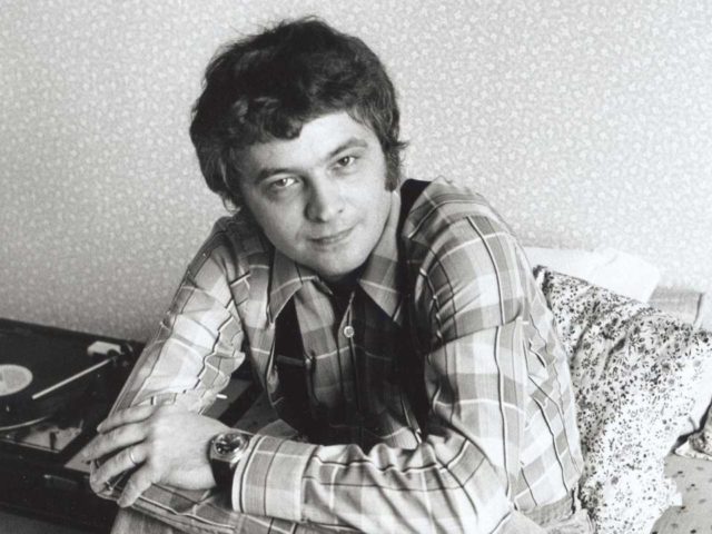 Το Μελαγχολικό Κομμάτι της Δυτικής Ακτής είναι το πιο καταστασιακό νουάρ του Ζαν-Πατρίκ Μανσέτ