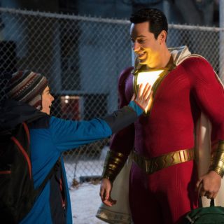 Με τo σπαρταριστό Shazam!, η DC επιτέλους εκδικείται (yes, we went there) την Marvel στη μεγάλη οθόνη