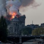 Παναγία των Παρισίων: Γκάφα του youtube. Συνέδεσε την επίθεση με την επίθεση στους Δίδυμους Πύργους