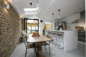 Ένα βικτωριανό σπίτι στο Peckham του Λονδίνου γέμισε με φυσικό φως από τους OfficeTwentyFiveArchitects