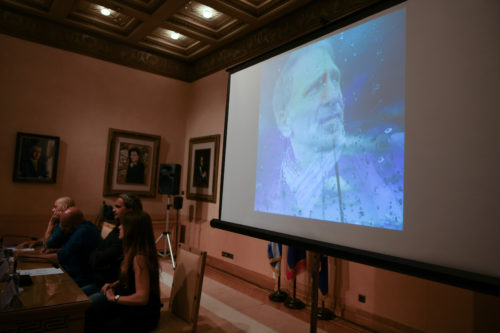 Έγινε η παρουσίαση του πρώτου Athens Photo World, αφιερωμένου στη μνήμη του Γιάννη Μπεχράκη