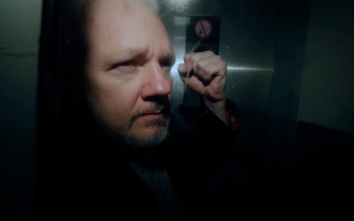 Σοβαρές ανησυχίες για την υγεία του Τζουλιάν Ασάνζ