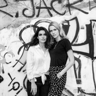 Τόνια και Πία: Νέες, Ωραίες και Μόνες, Ψάχνουν και Ψάχνονται στη Νέα Υόρκη…