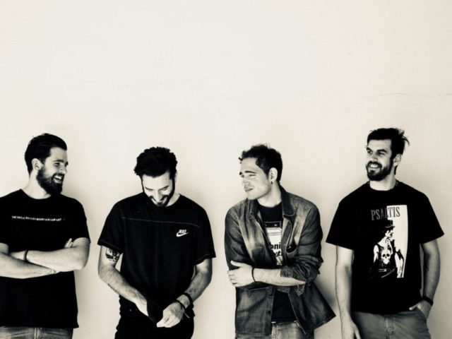 Για τους Head On, “Life Seems Johnny Rotten” (ΒΙΝΤΕΟ)