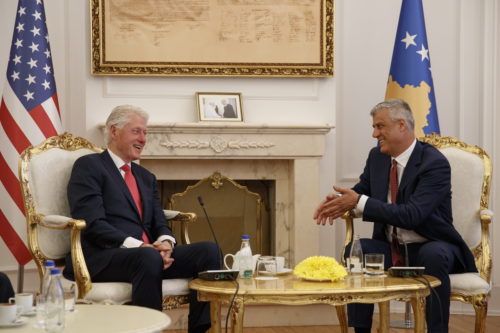 Το Κόσοβο γιορτάζει «Είκοσι χρόνια ελευθερίας» με τον Κλίντον και την Ολμπράιτ