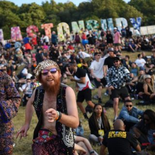 Οι πρώτες φωτογραφίες από το φετινό Glastonbury
