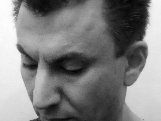 Αβέβαιο νέκταρ, του Χρήστου Ιωάννου Τσαρούχη